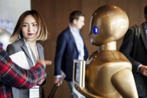 Robot recepcionista Tokyo en un evento
