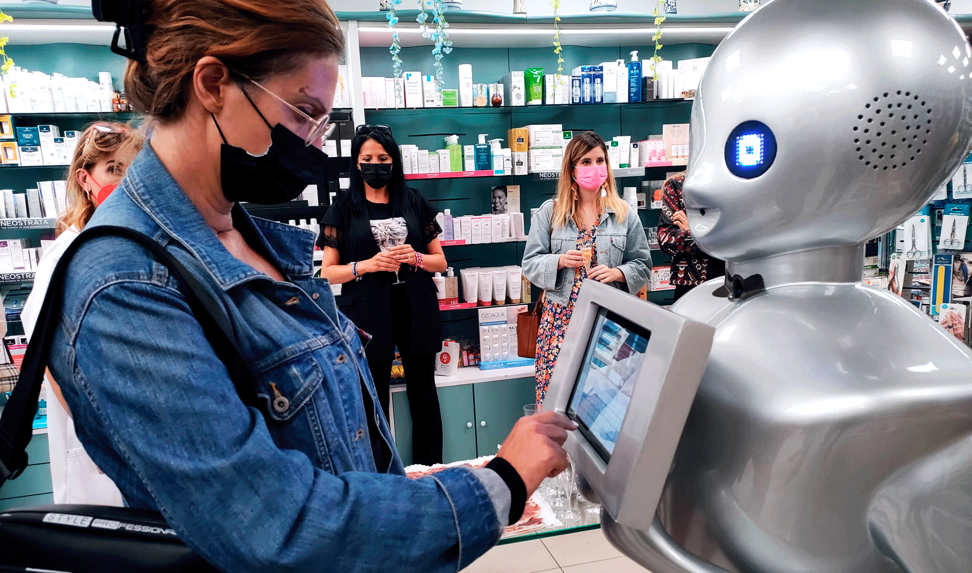 robots-retail-fondo-mayor-calidad-farmacia-tokyo-robot